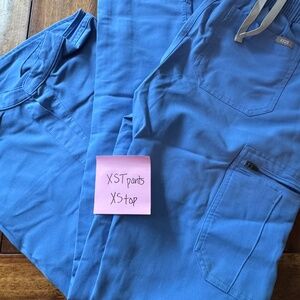 FIGS Rafaela Top + Yola straight leg Set | Ceil Blue | XS | Nursing Scrubs